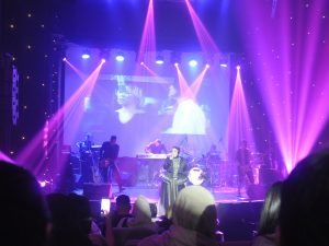 Si Ratu Soundtrack Lebih Dekat Dengan Penggemar Melalui “An Intimate Night with Melly Goeslaw”