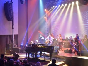 MNC Play Meriahkan Konser Fariz RM di  ‘Akustikonzerto Fariz RM, Glenn Fredly dan Tompi’